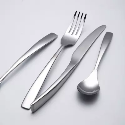 Ménagères de luxe - ARTHUR MARTIN - 24 pièces - Acier inoxydable et satiné Ménagères de luxe - ARTHUR MARTIN - 24 pièces - Acier inoxydable et satiné