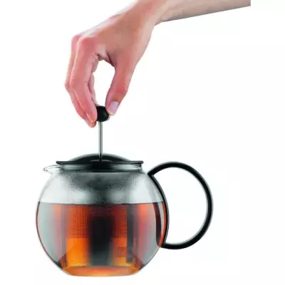Théière à piston BODUM 0.5L en inox - Pratique et design