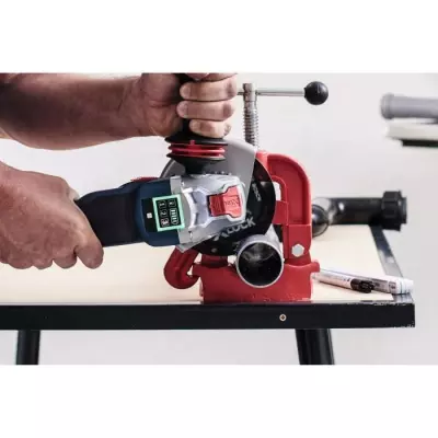 Disque a tronçonner: Outil de découpe avec dimensions compactes