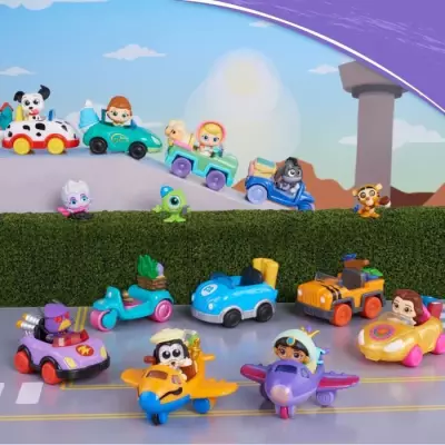Figurines et véhicule Disney: 1 figurine et 1 voiture, collection de 12