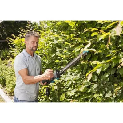 Taille-haies électrique GARDENA - EasyCut 420/45 - Puissant et précis!
