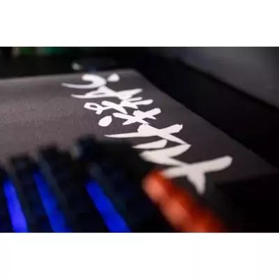 Tapis de souris gaming - KONIX - Naruto Shippuden - XXL 90 x 46 cm - Base antidérapante en caoutchouc - Noir Tapis de souris gaming - KONIX - Naruto Shippuden - XXL 90 x 46 cm - Base antidérapante en caoutchouc - Noir