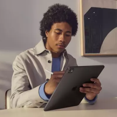 iPad Pro (2024) - 11" WiFi + Cellulaire - 1 To - Noir sidéral