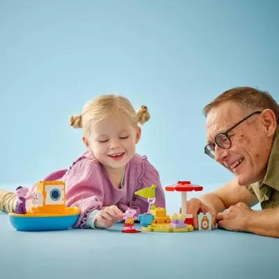 Découvrez le LEGP DUPLO 10432 Le Voyage en Bateau de Peppa Pig - Set de Jeu de Bain pour Tout-petits