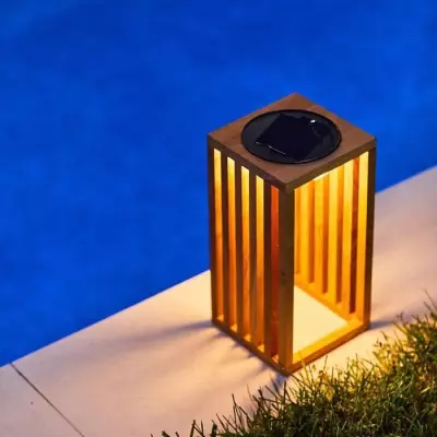 Lanterne solaire décorative en bois teck massif - LUMISKY - CHENNAI - H30 cm