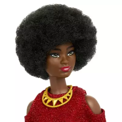 Poupée Barbie Fashionistas 221 : cheveux noirs et robe rouge
