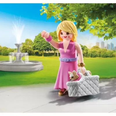Figurine PLAYMOBIL 71737 Dame avec Chihuahua et panier transport