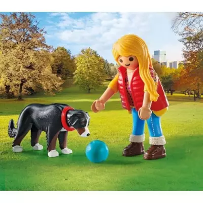 Figurine PLAYMOBIL 71738: Fille et chien de montagne Figurine PLAYMOBIL 71738: Fille et chien de montagne