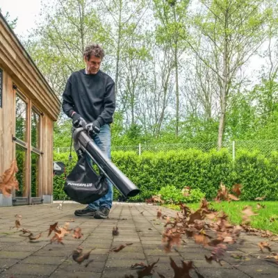 Souffleur de feuilles électrique POWERPLUS 3300W - Rapide et efficace