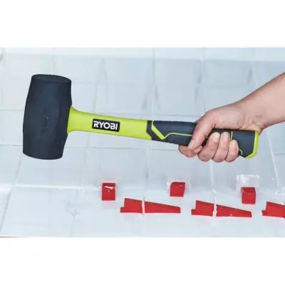 Maillet RYOBI en Fibre de verre 450g - Compact et efficace