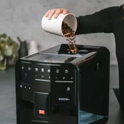 Machine à café automatique avec broyeur Melitta Barista SE F830-003 - Noir