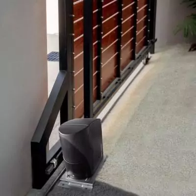 Motorisation portail à crémaillères SCS SENTINEL - SimplyOpen 3