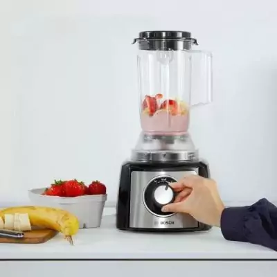 Robot multifonctions Bosch MCM3501M: polyvalence en noir et inox