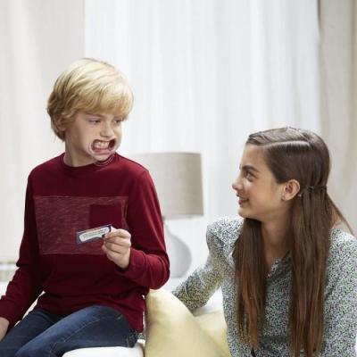 Mache-Mots Enfants contre parents - Jeu de société familial dynamique
