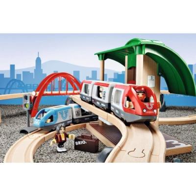 Circuit de train en bois Brio World - Coffret 42 pièces - Ravensburger