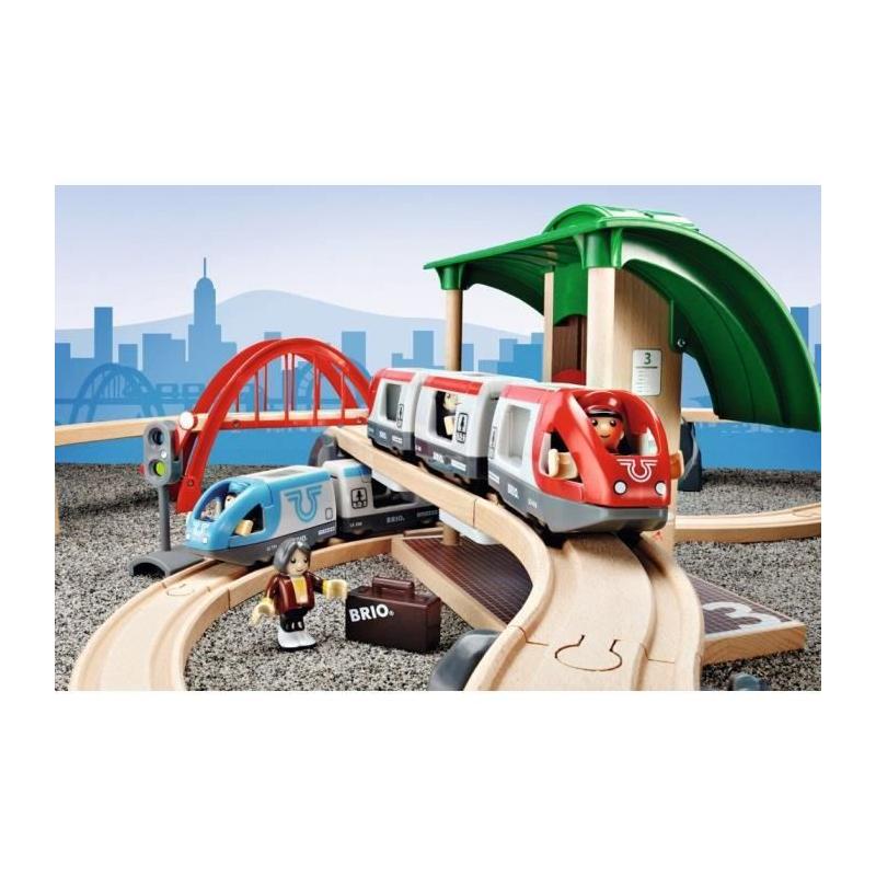 Circuit de train en bois Brio World - Coffret 42 pièces - Ravensburger