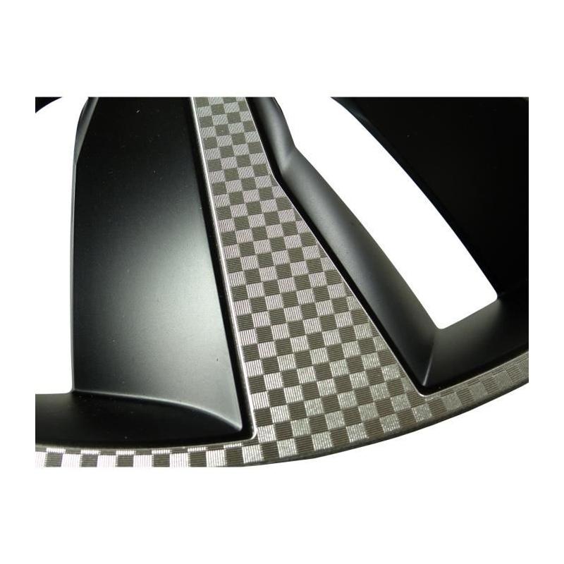 Ensemble de 4 enjoliveurs 16 Carbon Style - Dimensions du colis: 45x45x21 cm