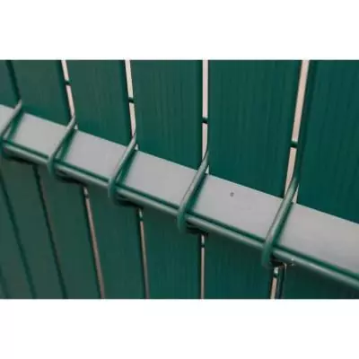 Kit lamelles brise-vue vert pour clôture - Occultant 4/5 Kit lamelles brise-vue vert pour clôture - Occultant 4/5