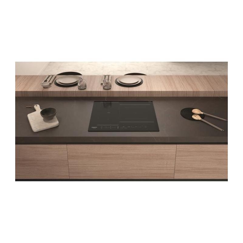 Table de cuisson induction Hotpoint - 3 zones - Noir - Puissance totale 7200W