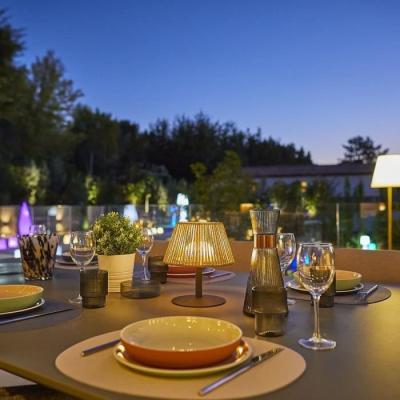 Lampe de table sans fil en raphia naturel - STANDY MINI RAFFY