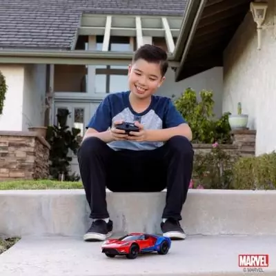 Voiture Ford GT Spiderman radiocommandée 1/16 - Simba Dickie Group, 39x16x16 cm Voiture Ford GT Spiderman radiocommandée 1/16 - Simba Dickie Group, 39x16x16 cm