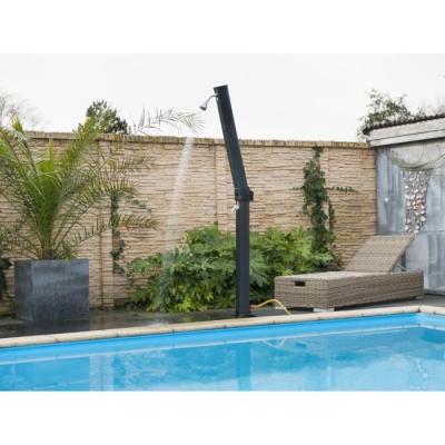 La tondeuse thermique autotractée PML53-225S de la marque SCHEPPACH est un outil puissant et efficace pour entretenir votre jard
