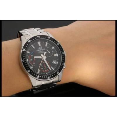 Montre CASIO Edifice EFV-540D-1AVUEF: Style sportif et connecté