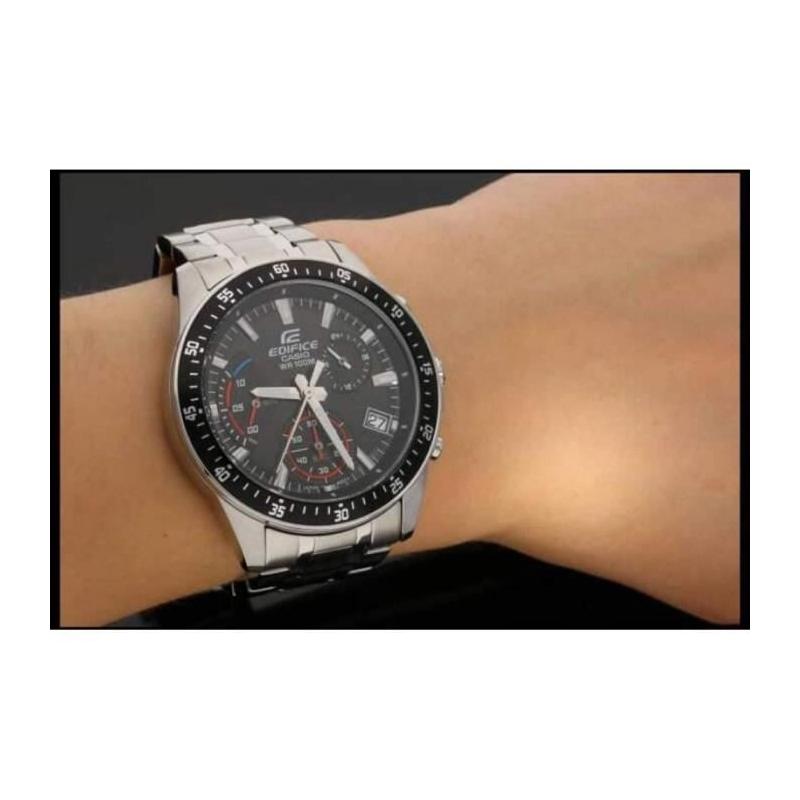 Montre CASIO Edifice EFV-540D-1AVUEF: Style sportif et connecté
