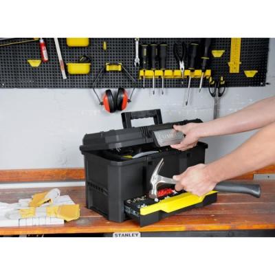 Boîte à outils Touch Latch en plastique STANLEY - Pratique et robuste