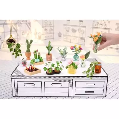 MGA's Miniverse Make It Mini Botanicals