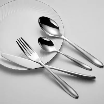 Ménagère élégante ARTHUR MARTIN : 24 pièces en acier inoxydable