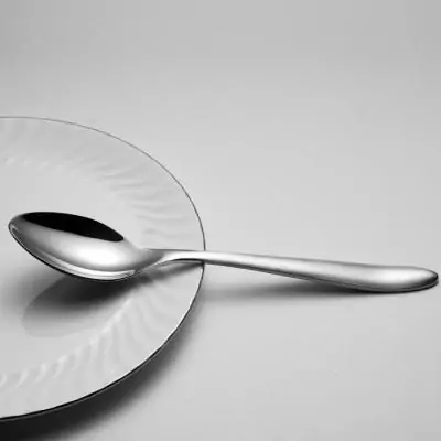 Ménagère élégante ARTHUR MARTIN : 24 pièces en acier inoxydable