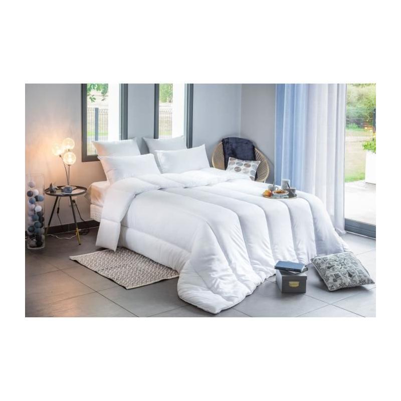 Couette chaude anti-acariens 400 gr/m² BLANREVE 140x200cm Blanc