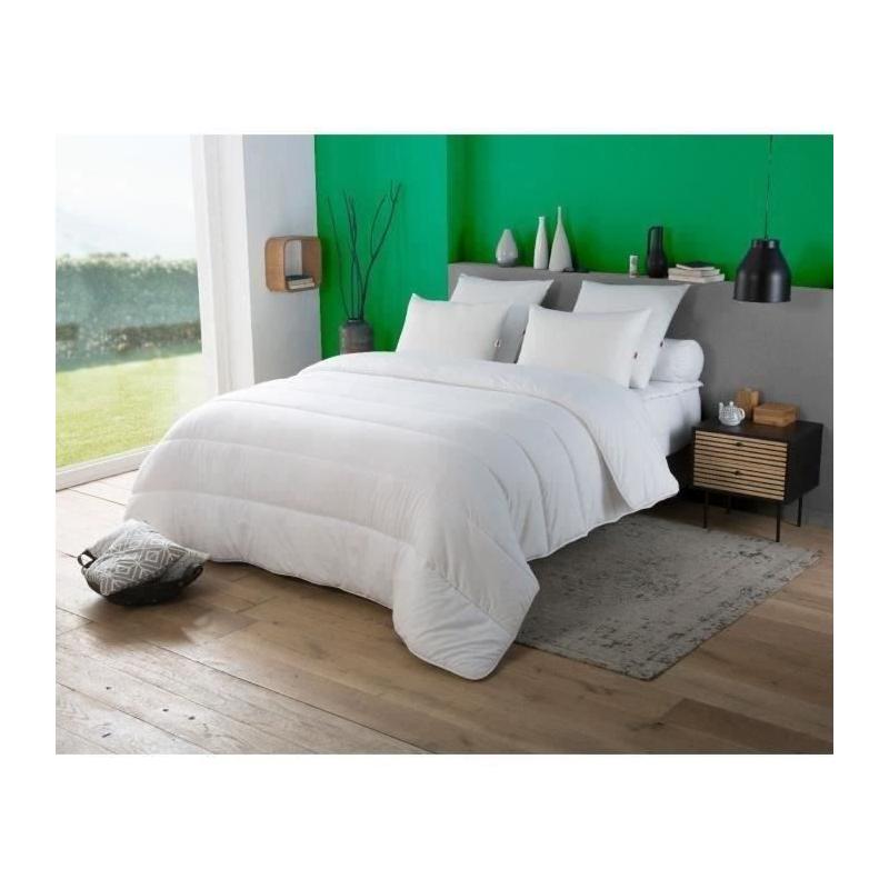 Couette tempérée anti-acariens 300g/m² Victoria 240x260 cm blanc