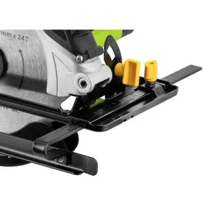 Scie circulaire plongeante Fieldmann - Performante et polyvalente