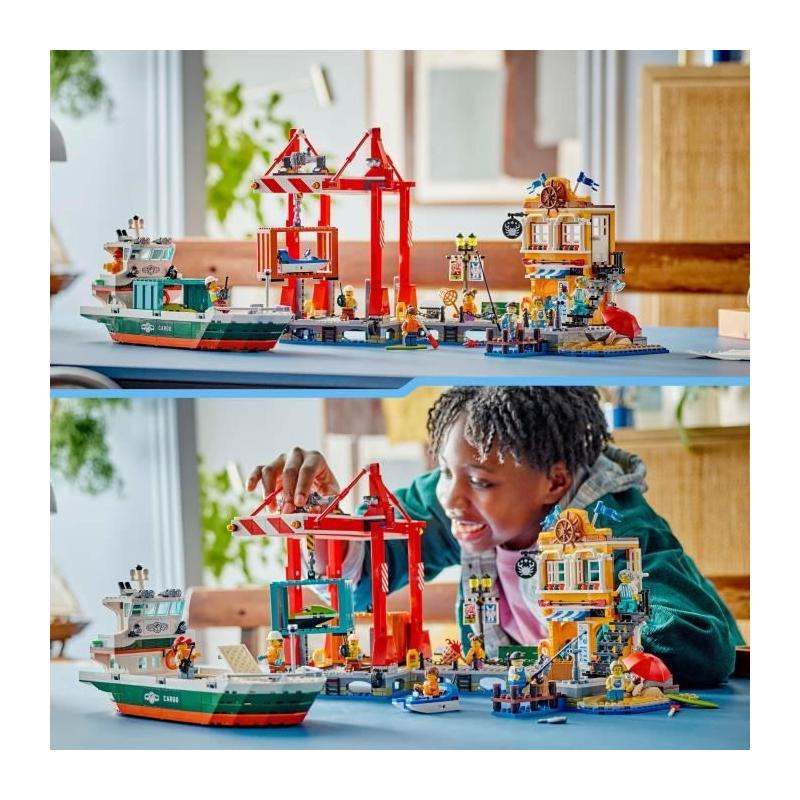 Explorez LEGO City 60422 Le Port et le Navire Marchand!