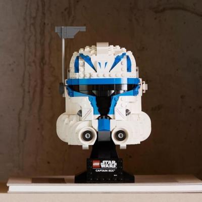 Assemblez le Casque du Capitaine Rex avec ce set LEGO Star Wars!