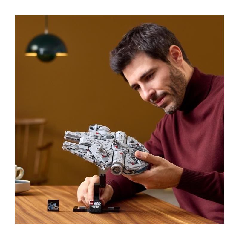 Créez votre propre Millennium Falcon avec ce set LEGO Star Wars 75375!