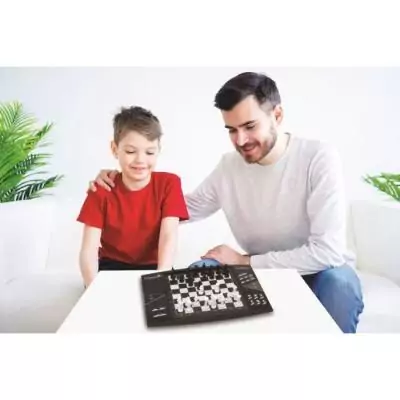 Jeu d'échecs électronique LEXIBOOK - Stratégie et fun pour tous! Jeu d'échecs électronique LEXIBOOK - Stratégie et fun pour tous!