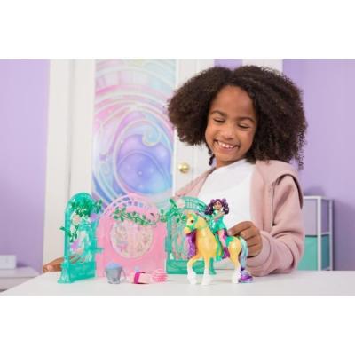 Découvrez le Playset Mini Poupée Ava et Leaf Color Reveal Unicorn Academy!