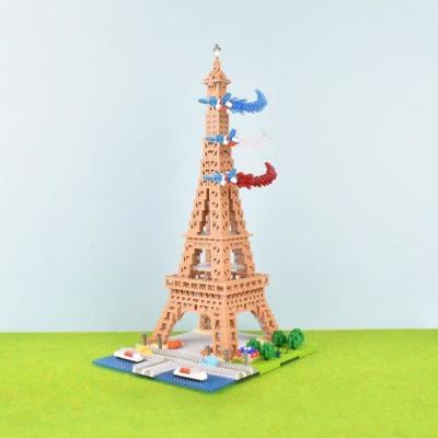 Assemblez la Tour Eiffel avec Nanoblock - 500 pièces