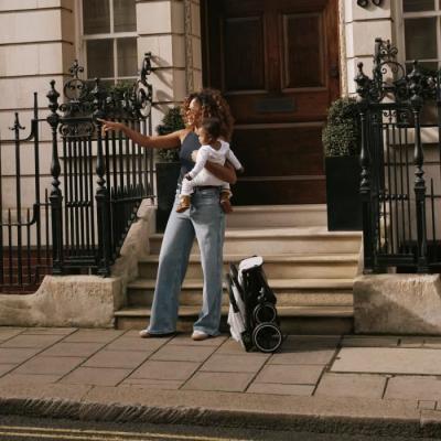 Poussette Beezy BLK - Stormy Blue, style urbain et pratique