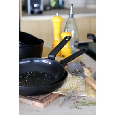 Poêle MENASTYL 26 cm en aluminium forgé noir - Tous feux dont induction