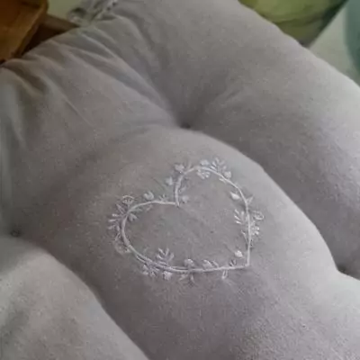 Assise matelassée - TODAY - CHARME Chambray x Petite Broderie - 40 x 40 cm