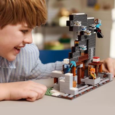 LEGO Minecraft 21277 La Mine En Forme De Pioche - Jeu De Construction Fun