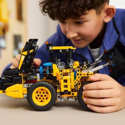 LEGO Technic 42209 Volvo L120 : Jeu de Construction pour Garçon de 9 ans