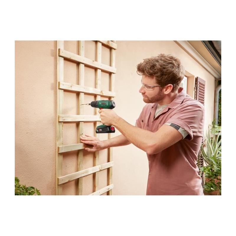 Perceuse-visseuse Bosch - UniversalDrill 18 avec 2 batteries et 241 accessoires
