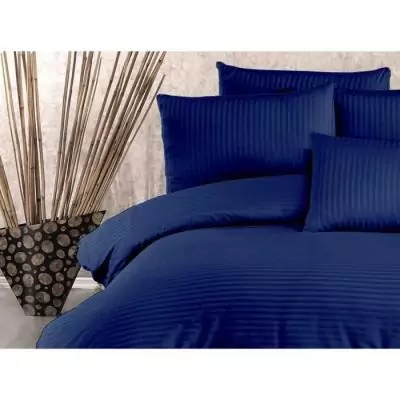 Parure de lit bleue - Housse de couette 220x240 + 2 taies 60x60 Parure de lit bleue - Housse de couette 220x240 + 2 taies 60x60