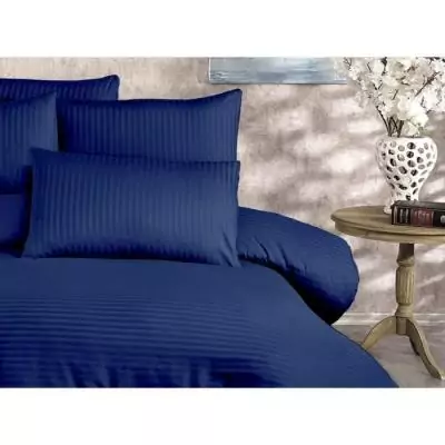 Parure de lit bleue - Housse de couette 220x240 + 2 taies 60x60 Parure de lit bleue - Housse de couette 220x240 + 2 taies 60x60
