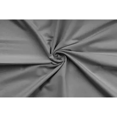 Parure de lit 220x240 cm + 2 taies 60x60 cm - Coton renforcé - Anthracite Parure de lit 220x240 cm + 2 taies 60x60 cm - Coton renforcé - Anthracite